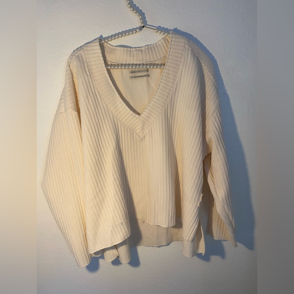 Urban Outfitters Women’s Size Small White Cream Long Sleeve V Neck